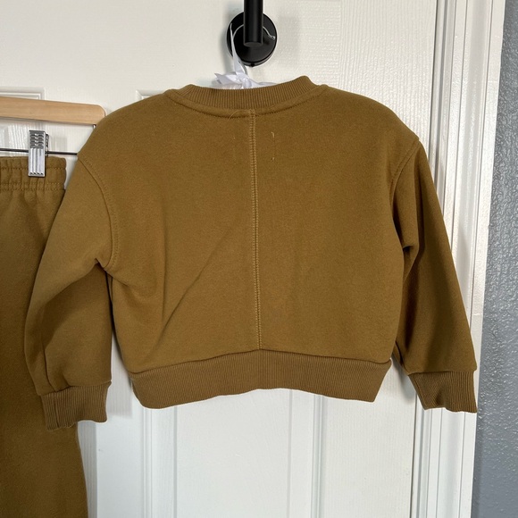 Cozi Toddler Girl Sweatshirt and Pants - Picture 4 of 4